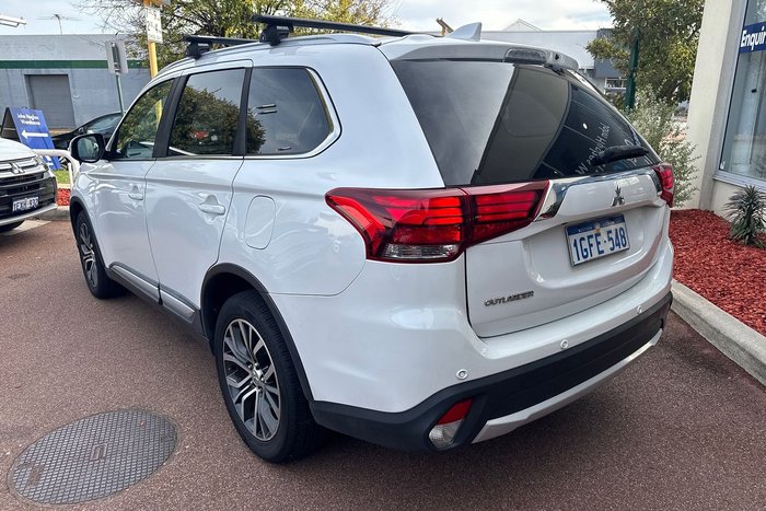 2017 Mitsubishi Outlander LS Safety Pack