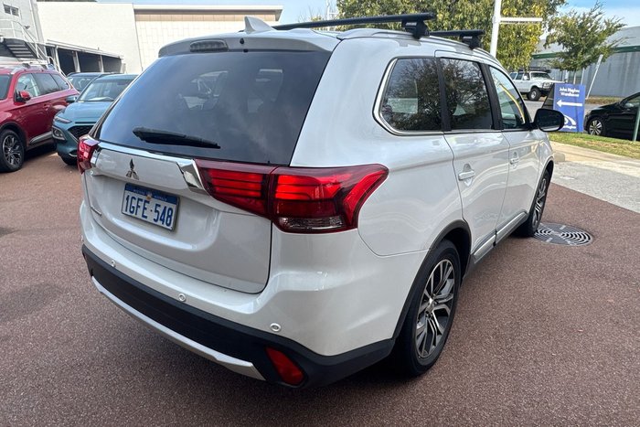 2017 Mitsubishi Outlander LS Safety Pack