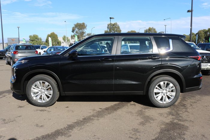 2026 Mitsubishi Outlander ES