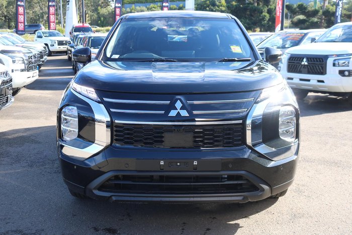2026 Mitsubishi Outlander ES