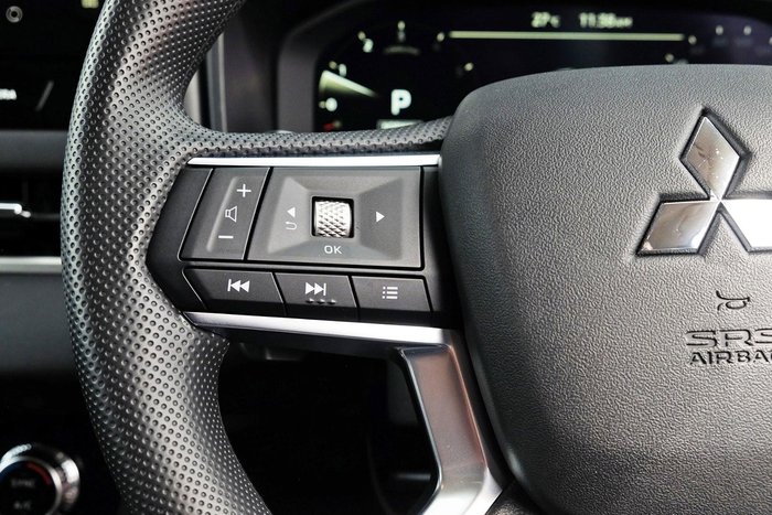 2025 Mitsubishi Outlander ES