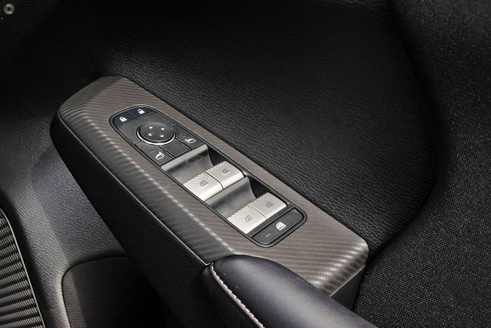 2025 Mitsubishi Outlander ES
