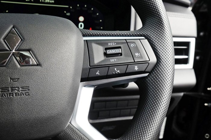 2025 Mitsubishi Outlander ES