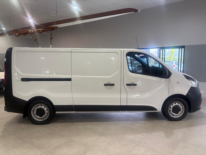 2021 Mitsubishi Express GLX