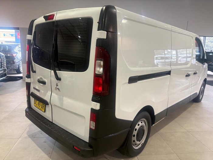 2021 Mitsubishi Express GLX