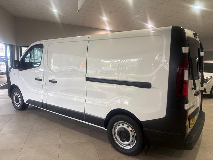 2021 Mitsubishi Express GLX