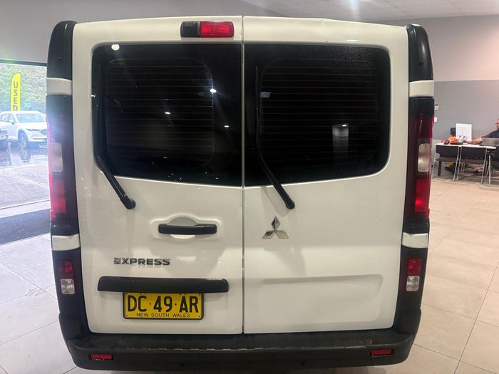 2021 Mitsubishi Express GLX