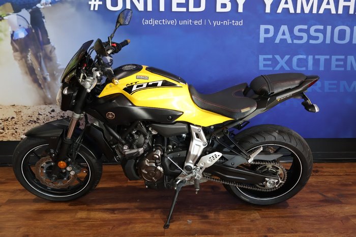 2015 Yamaha MT-07 LA Yellow