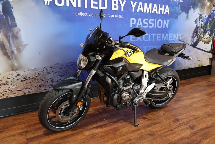 2015 Yamaha MT-07 LA Yellow