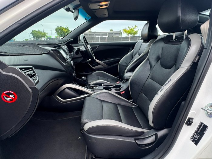 2016 Hyundai Veloster SR Turbo