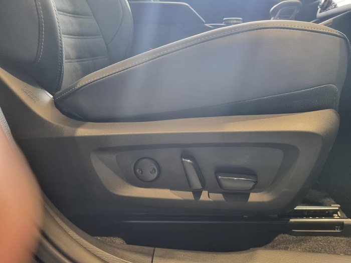 2025 Mitsubishi Outlander LS