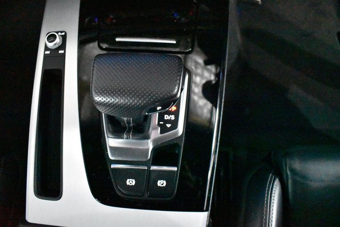 2022 Audi Q5 45 TFSI S line