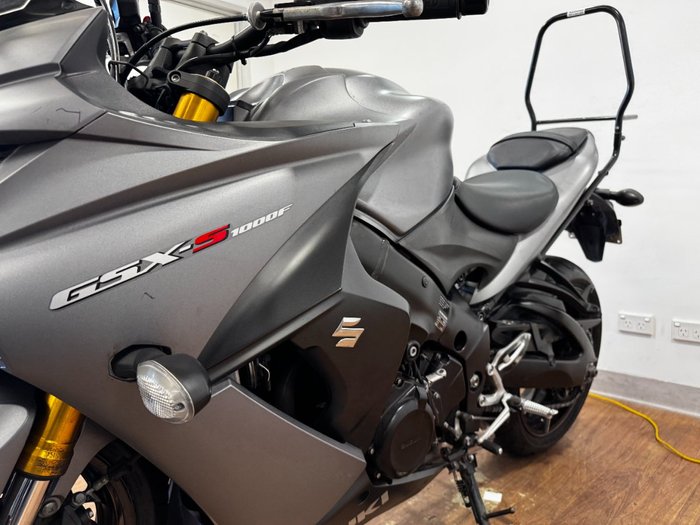2015 Suzuki GSX-S1000 GREY