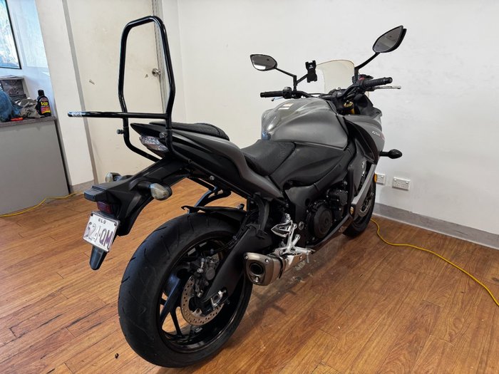 2015 Suzuki GSX-S1000 GREY