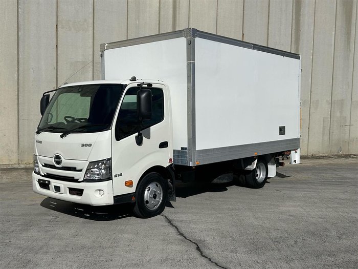 2022 Hino 300 Series
