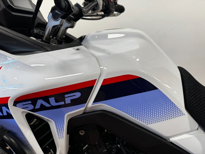 2023 Honda XL750 TRANSALP WHITE