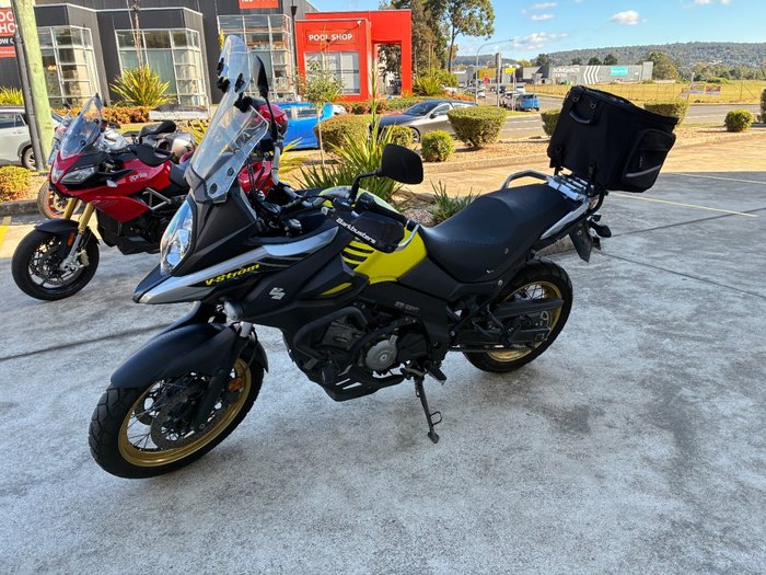 2018 Suzuki V-STROM 650 (DL650A) Yellow