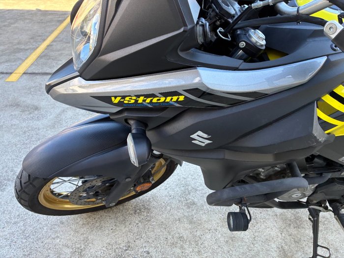 2018 Suzuki V-STROM 650 (DL650A) Yellow