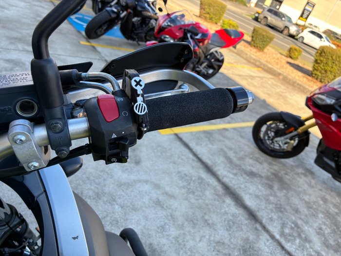 2018 Suzuki V-STROM 650 (DL650A) Yellow