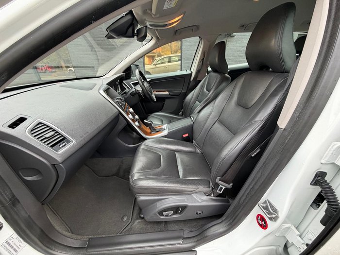 2016 Volvo XC60 T5 Luxury MY16 Crystal White