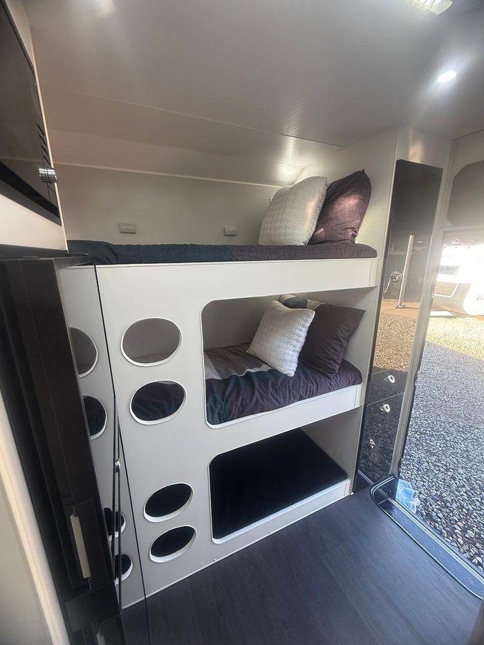 2023 Olympic Marathon Triple Bunk 18Ft (5.5M)