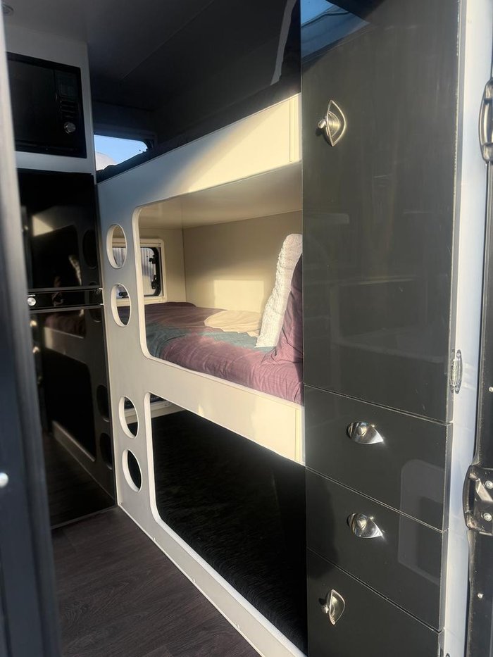 2023 Olympic Marathon Triple Bunk 18Ft (5.5M)