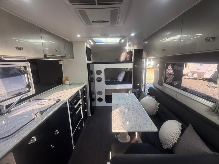 2023 Olympic Marathon Triple Bunk 18Ft (5.5M)