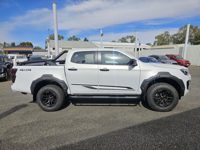 2026 Isuzu D-MAX BLADE