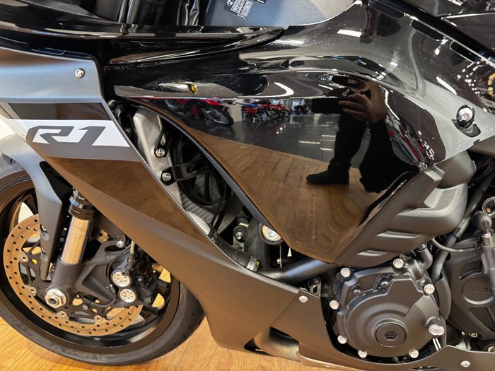 2023 Yamaha YZF-R1 Black