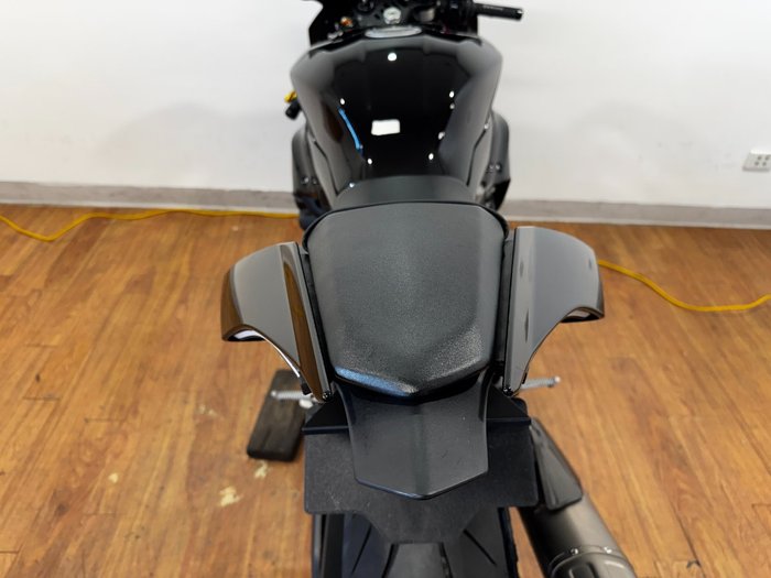 2023 Yamaha YZF-R1 Black