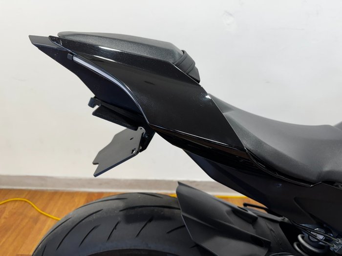 2023 Yamaha YZF-R1 Black