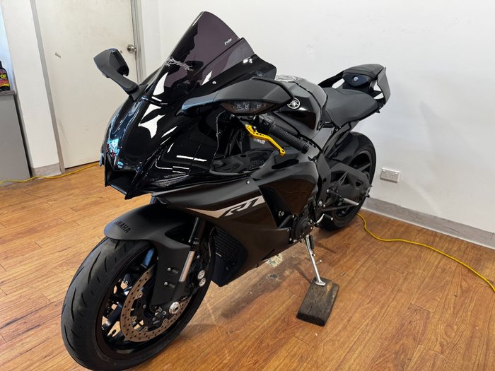 2023 Yamaha YZF-R1 Black