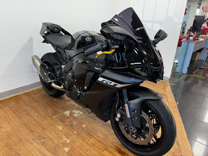2023 Yamaha YZF-R1 Black