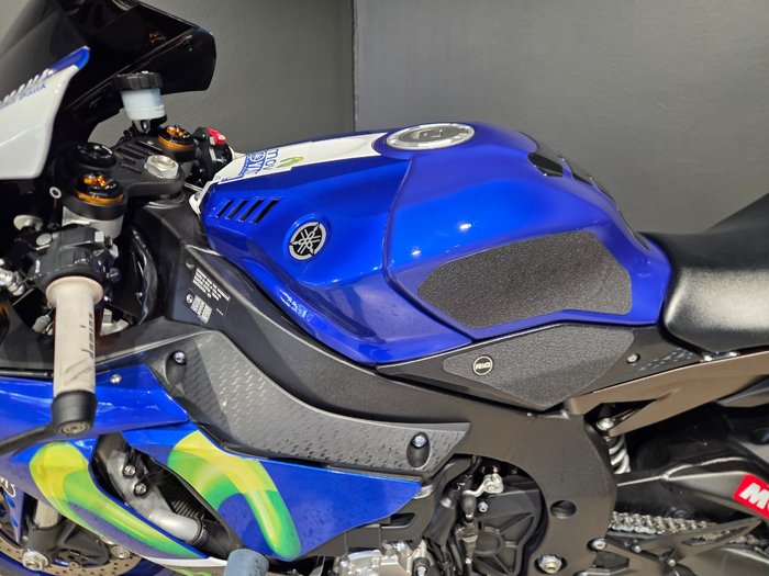 2016 Yamaha YZF-R1 BLUE