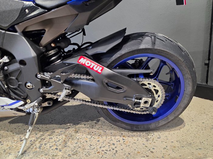 2016 Yamaha YZF-R1 BLUE