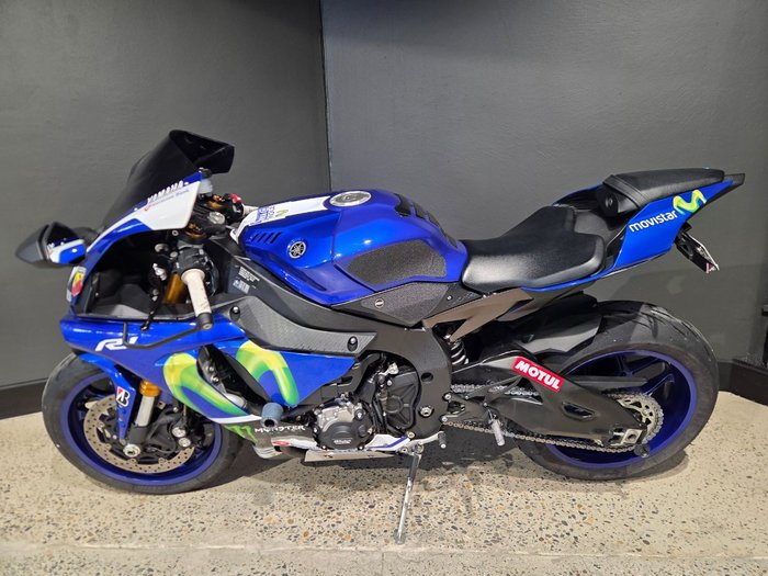 2016 Yamaha YZF-R1 BLUE