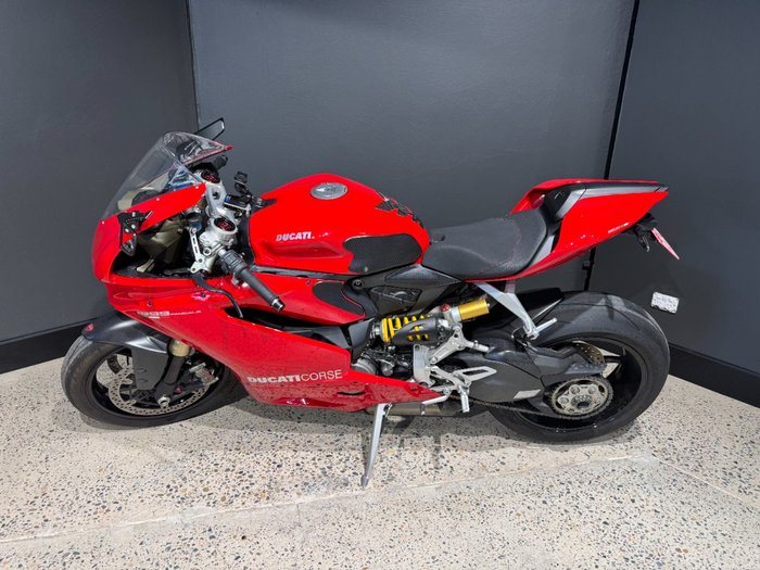 2016 Ducati 1299 PANIGALE RED