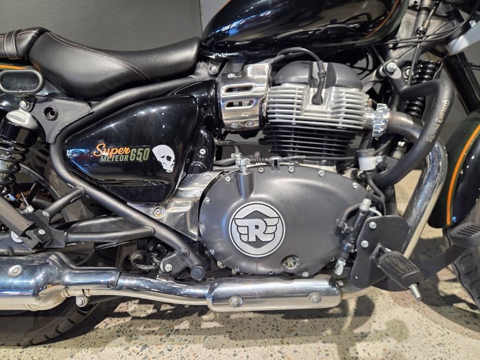 2024 Royal Enfield SUPER METEOR 650 GREEN/BLAC