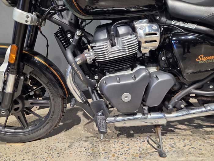 2024 Royal Enfield SUPER METEOR 650 GREEN/BLAC
