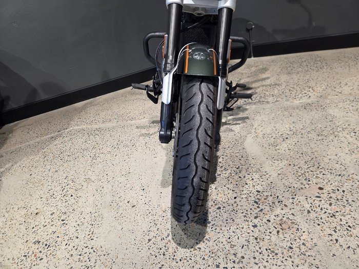 2024 Royal Enfield SUPER METEOR 650 GREEN/BLAC
