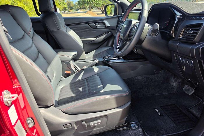 2025 Isuzu D-MAX X-TERRAIN