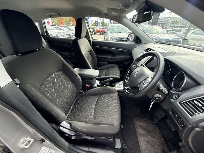 2023 Mitsubishi ASX ES