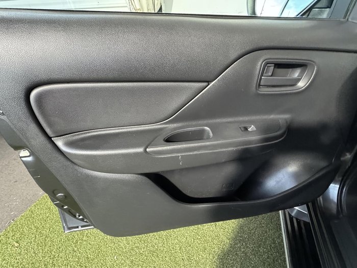 2021 Mitsubishi Triton GLX