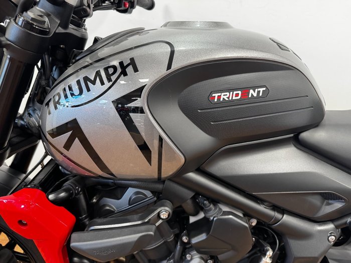 2022 Triumph TRIDENT 660 SILVER