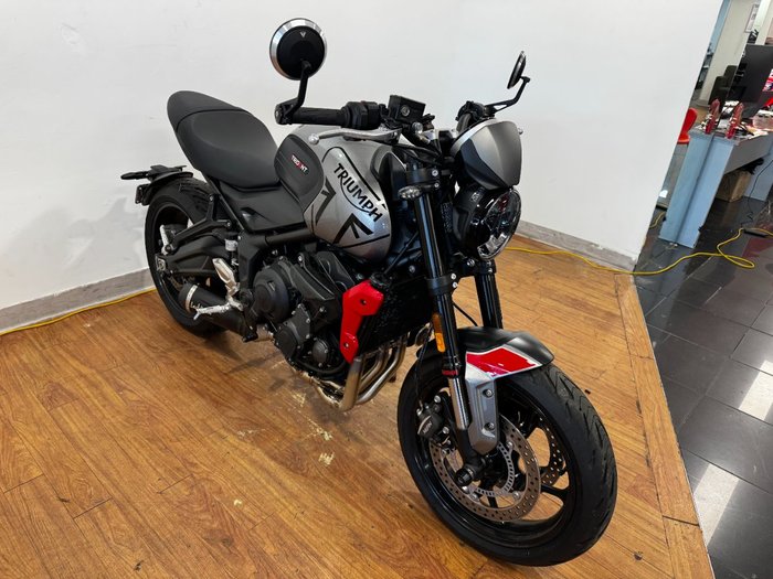 2022 Triumph TRIDENT 660 SILVER