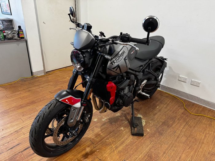 2022 Triumph TRIDENT 660 SILVER