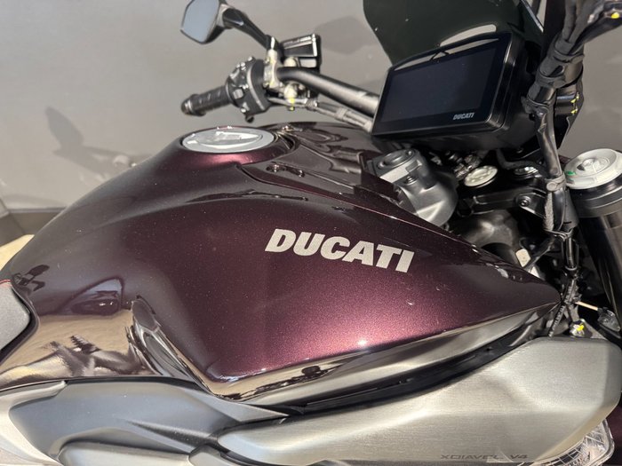 2025 Ducati DIAVEL V4 BLACK