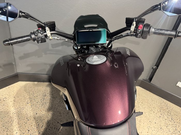 2025 Ducati DIAVEL V4 BLACK