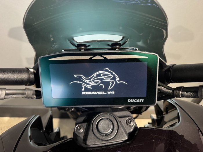 2025 Ducati DIAVEL V4 BLACK