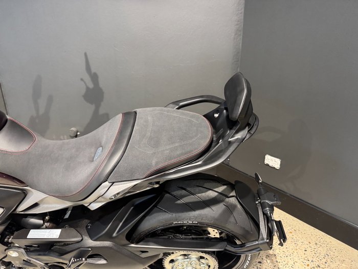 2025 Ducati DIAVEL V4 BLACK